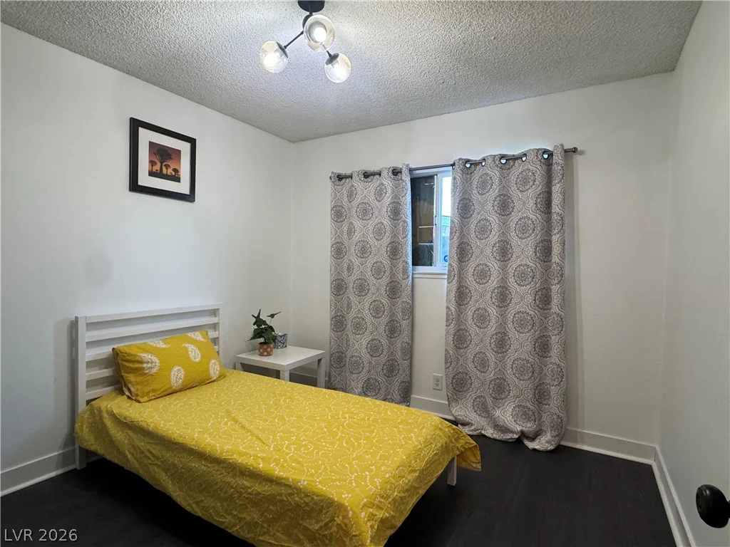 6536 Aberdeen, Las Vegas, NV 89107