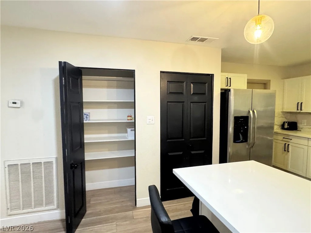 6536 Aberdeen, Las Vegas, NV 89107