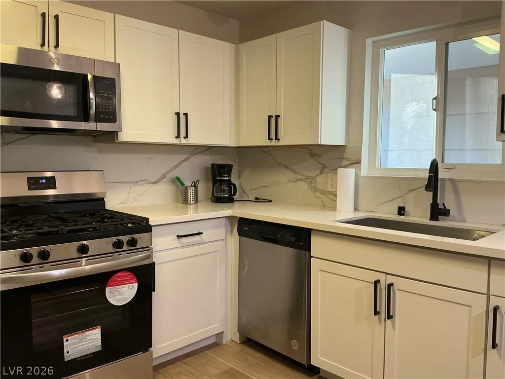 6536 Aberdeen, Las Vegas, NV 89107