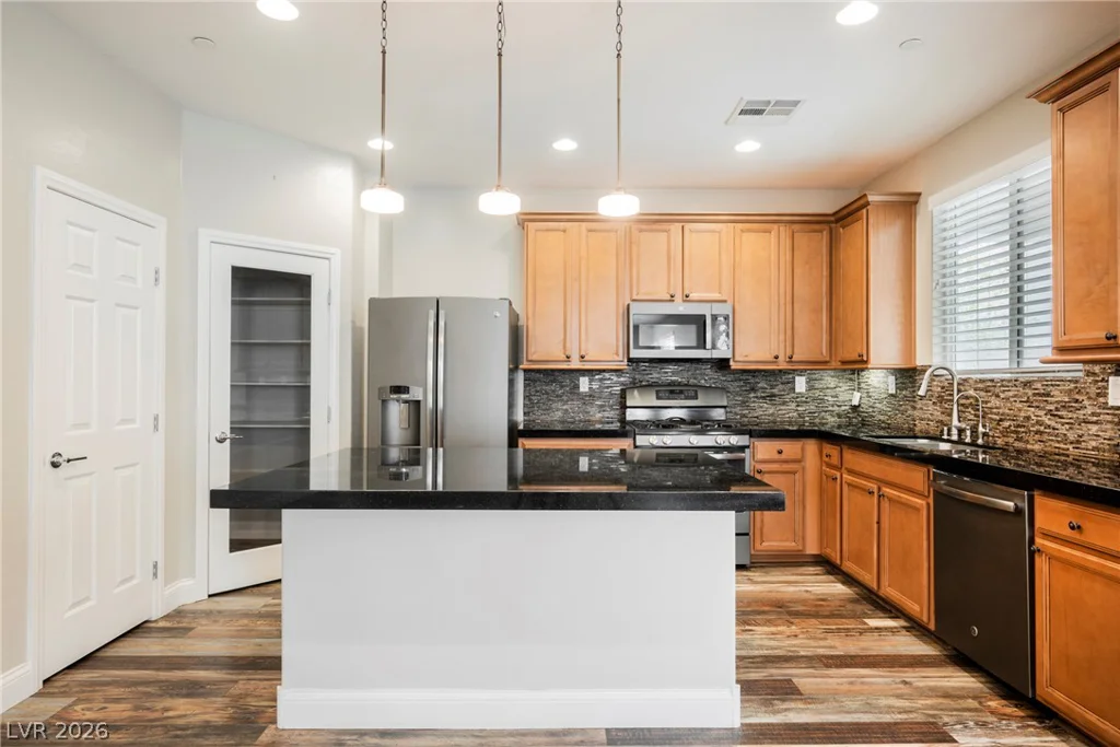 937 Estes Cove, Henderson, NV 89012