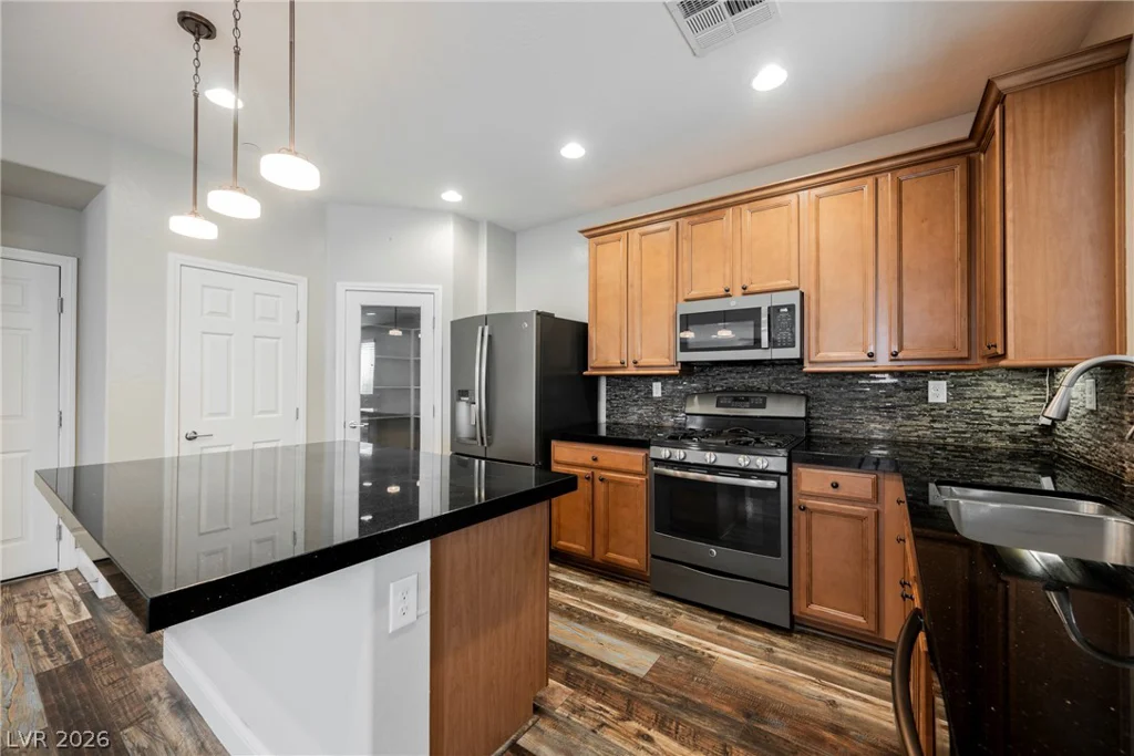 937 Estes Cove, Henderson, NV 89012