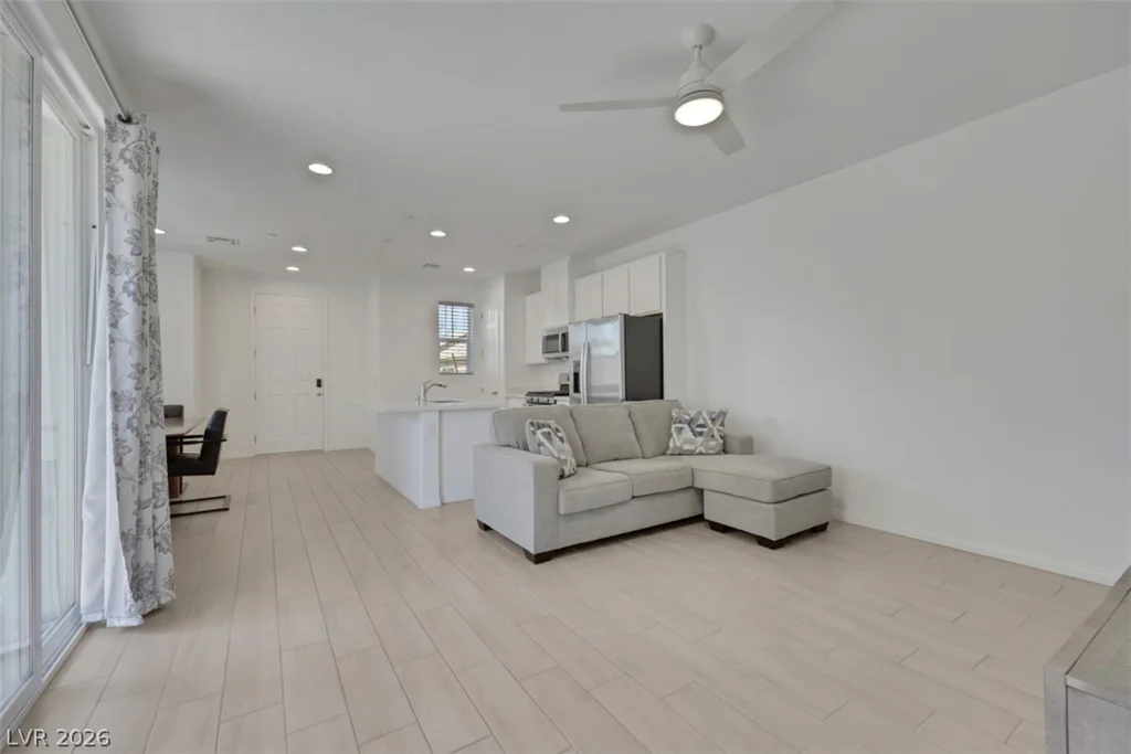 892 Cottonwood Hill, Henderson, NV 89011