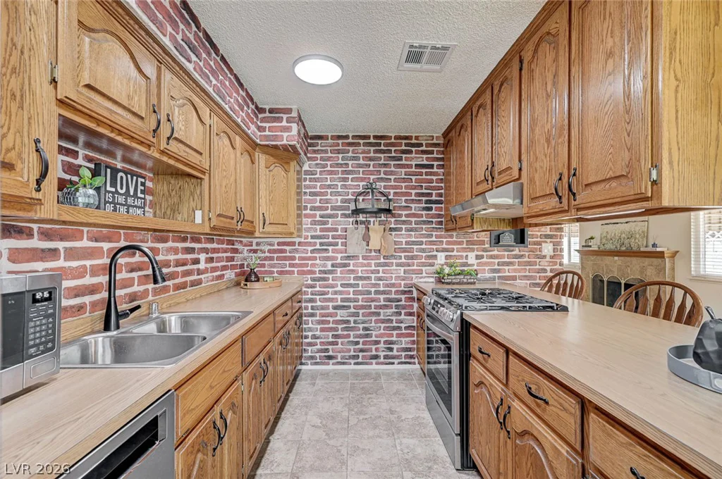 4670 Marnell Drive, Las Vegas, NV 89121