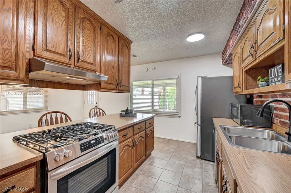 4670 Marnell Drive, Las Vegas, NV 89121