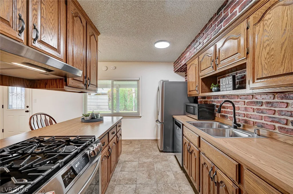 4670 Marnell Drive, Las Vegas, NV 89121
