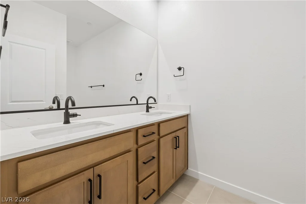 11977 Angle Cliff, Las Vegas, NV 89138