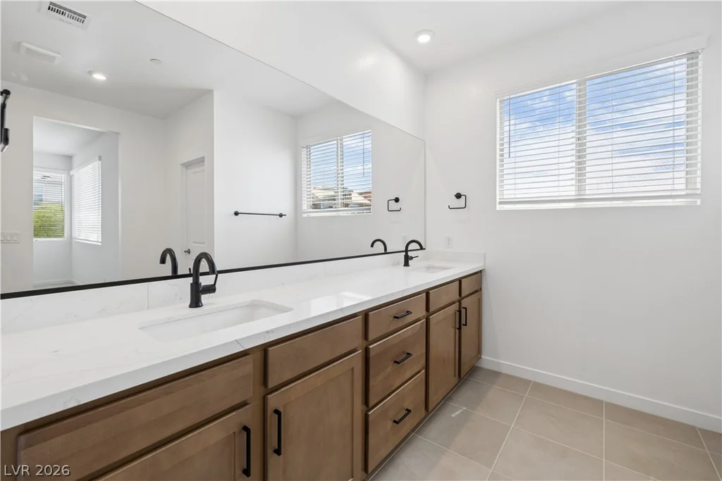 11977 Angle Cliff, Las Vegas, NV 89138