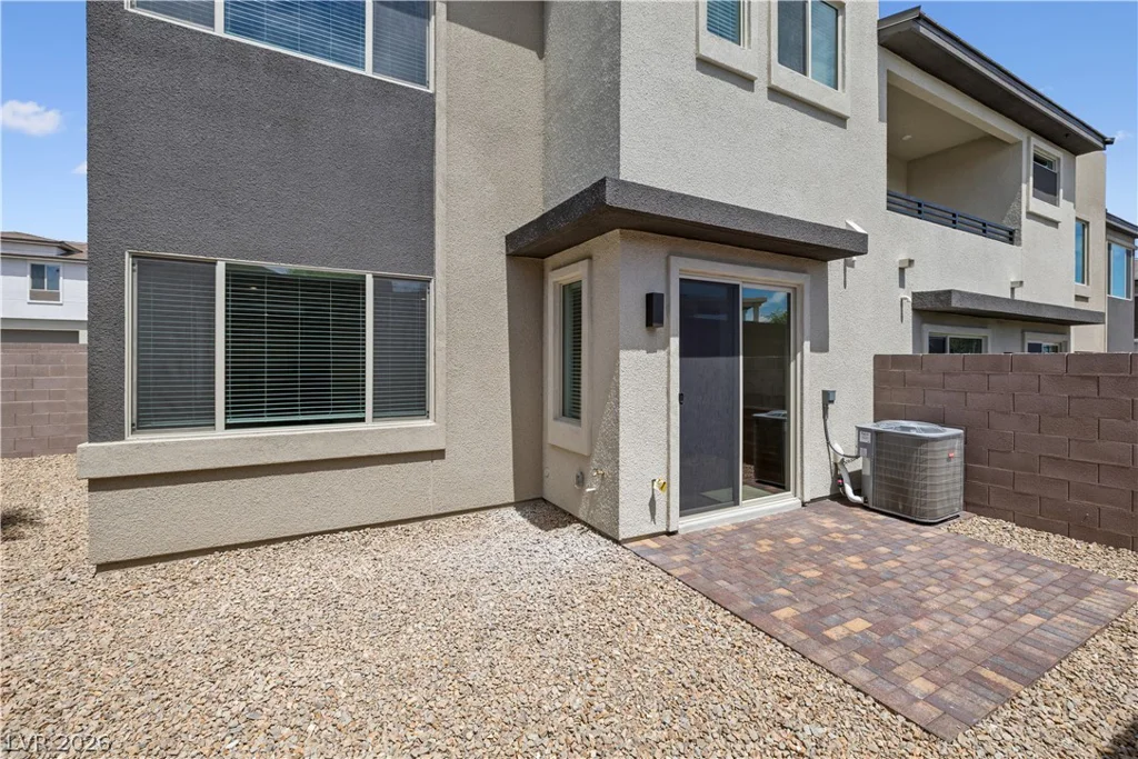 11977 Angle Cliff, Las Vegas, NV 89138