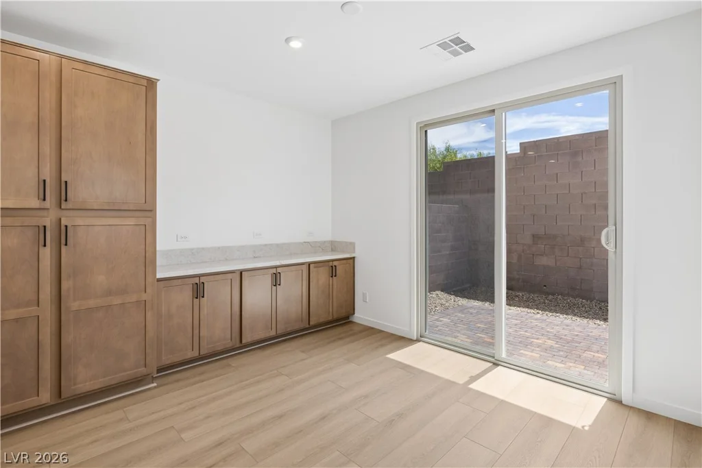 11977 Angle Cliff, Las Vegas, NV 89138
