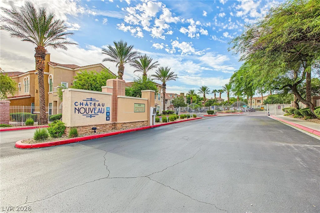 10001 Peace, Las Vegas, NV 89147