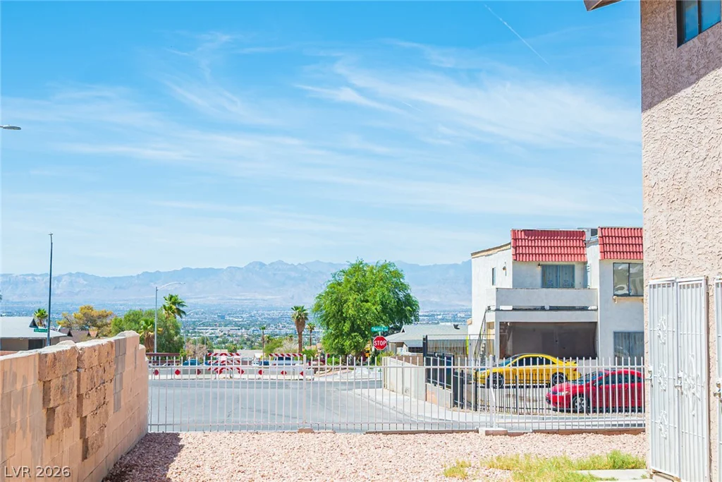 6927 Appleton, Las Vegas, NV 89156