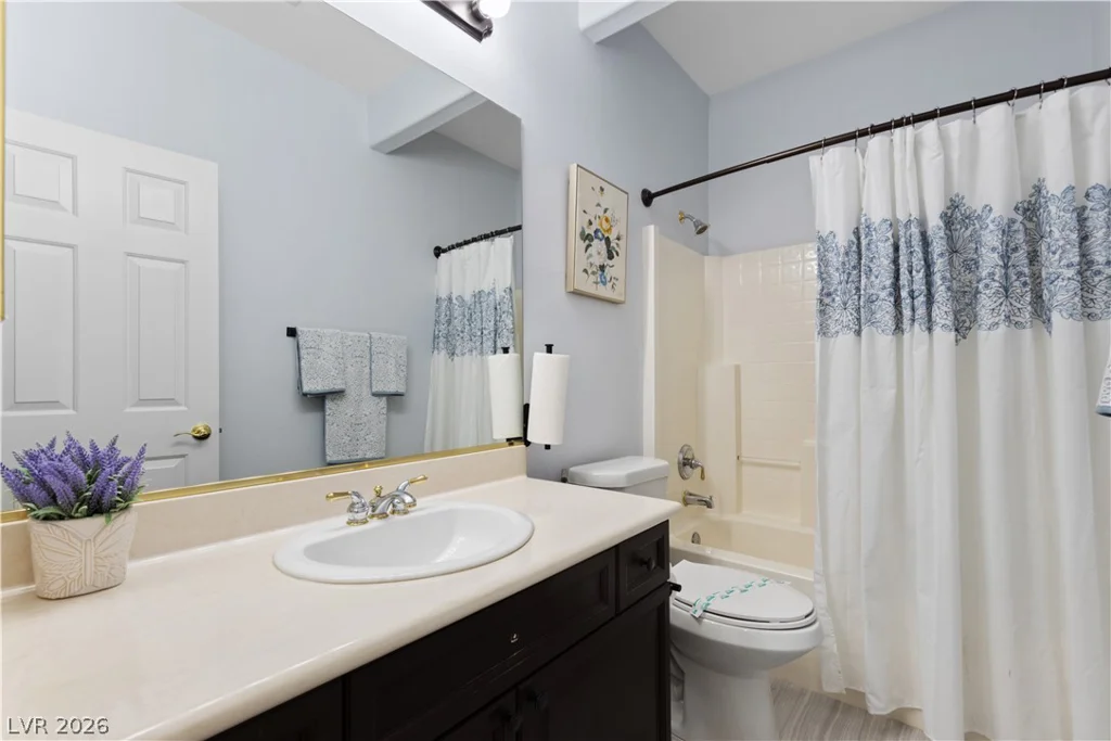 32 Cascade Lake, Las Vegas, NV 89148