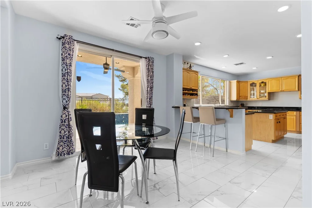 32 Cascade Lake, Las Vegas, NV 89148