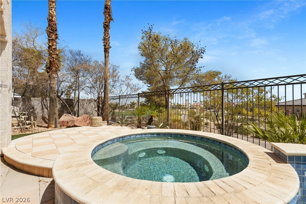 32 Cascade Lake, Las Vegas, NV 89148