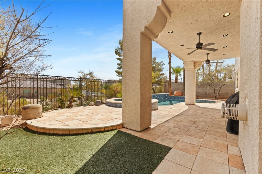 32 Cascade Lake, Las Vegas, NV 89148