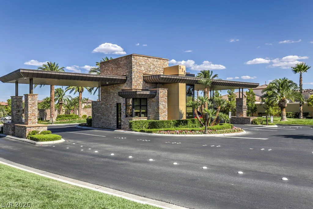 32 Cascade Lake, Las Vegas, NV 89148