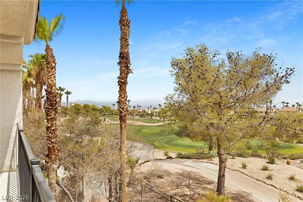 32 Cascade Lake, Las Vegas, NV 89148