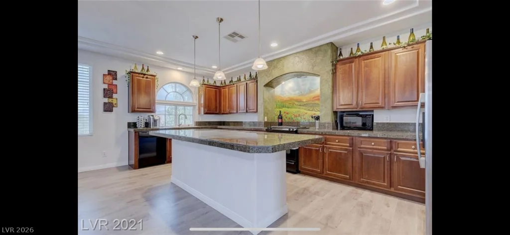 9840 Giant Steps, Las Vegas, NV 89141