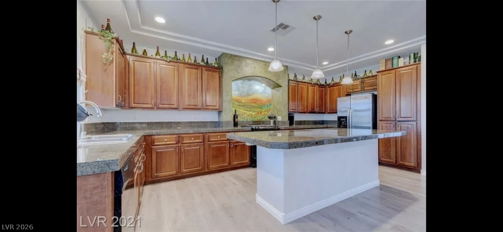9840 Giant Steps, Las Vegas, NV 89141