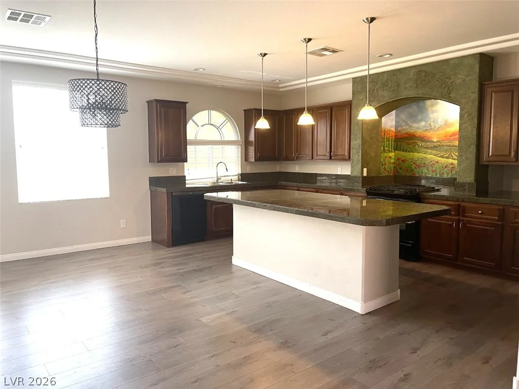 9840 Giant Steps, Las Vegas, NV 89141