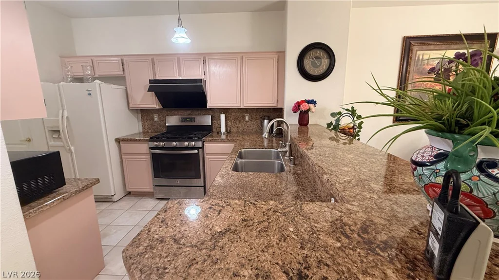 5248 Sunny Beach, Las Vegas, NV 89118