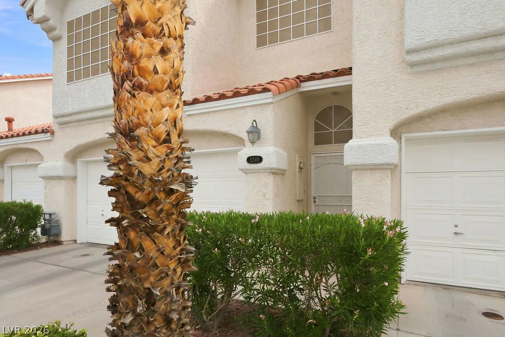 5248 Sunny Beach, Las Vegas, NV 89118