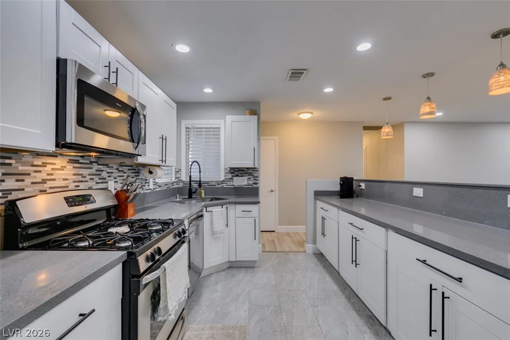 847 Shoreview, Henderson, NV 89002