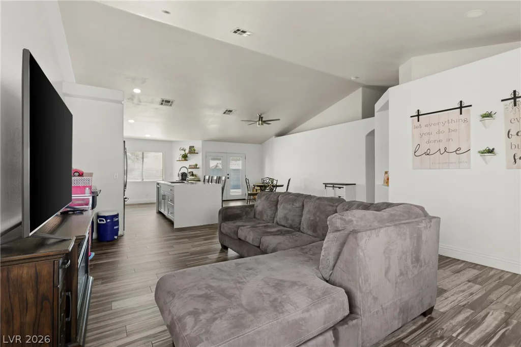 5438 Iberville, North Las Vegas, NV 89031