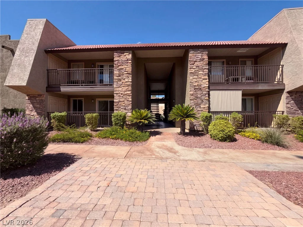 5098 River Glen, Las Vegas, NV 89103
