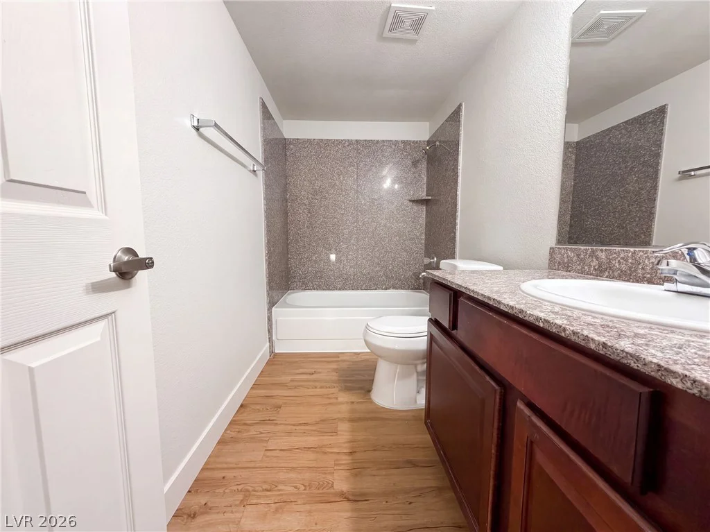 5098 River Glen, Las Vegas, NV 89103