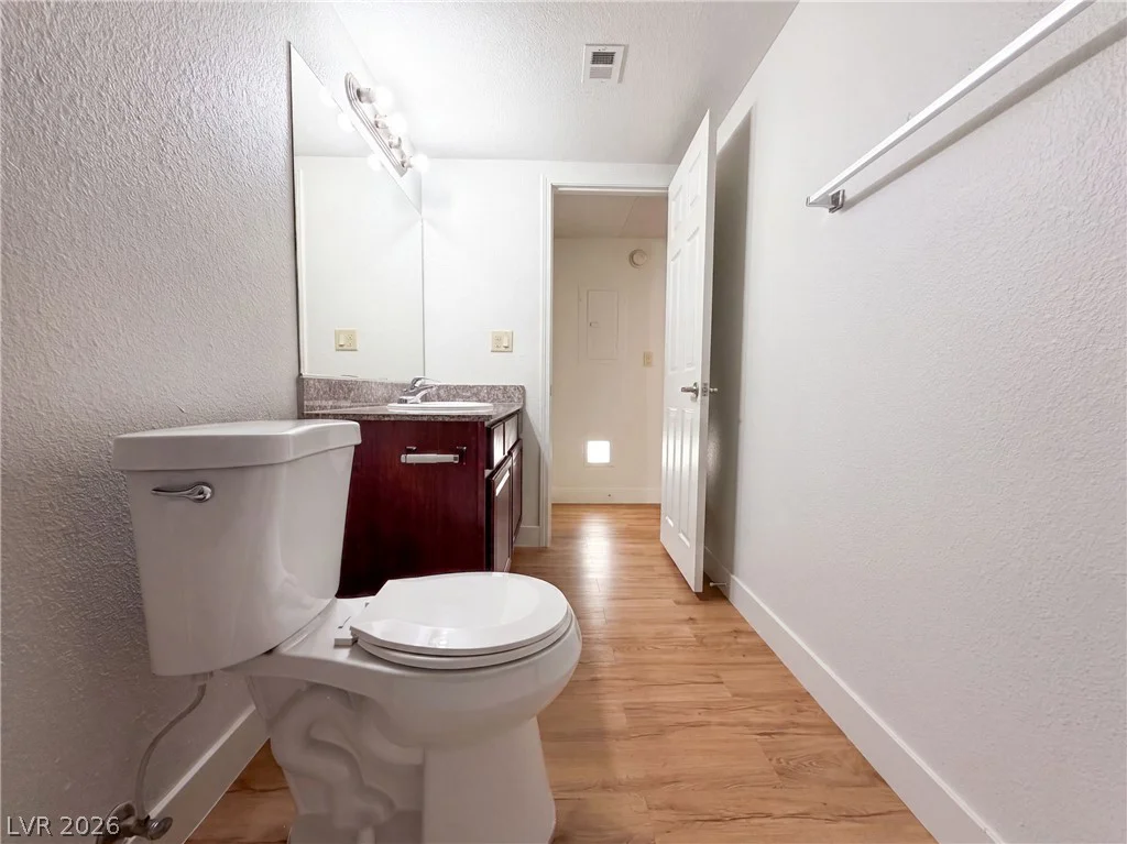 5098 River Glen, Las Vegas, NV 89103