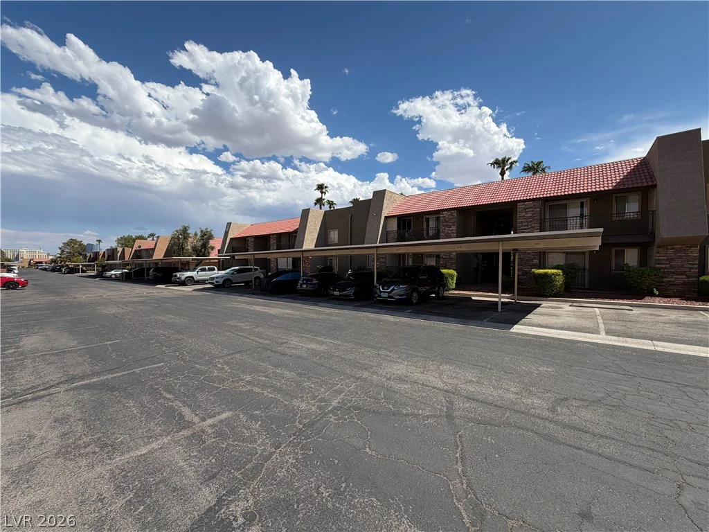 5098 River Glen, Las Vegas, NV 89103