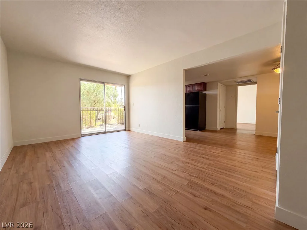 5098 River Glen, Las Vegas, NV 89103