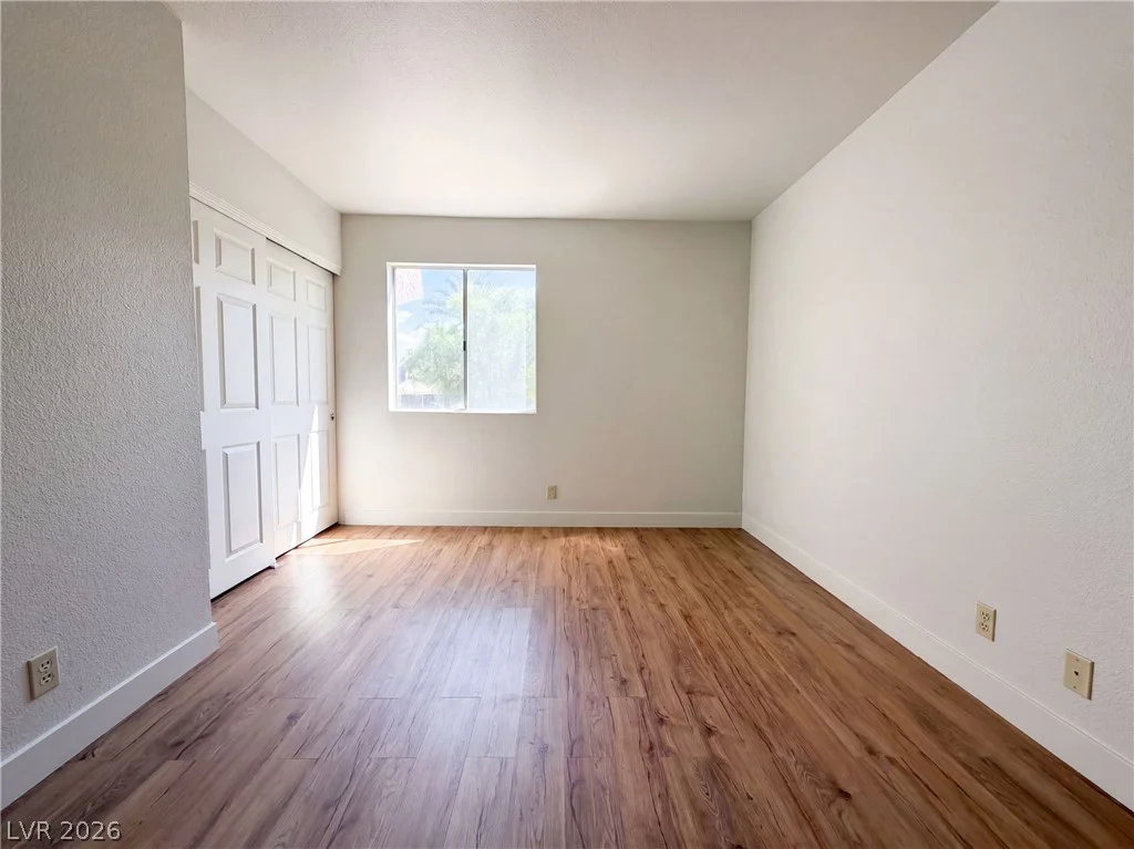 5098 River Glen, Las Vegas, NV 89103