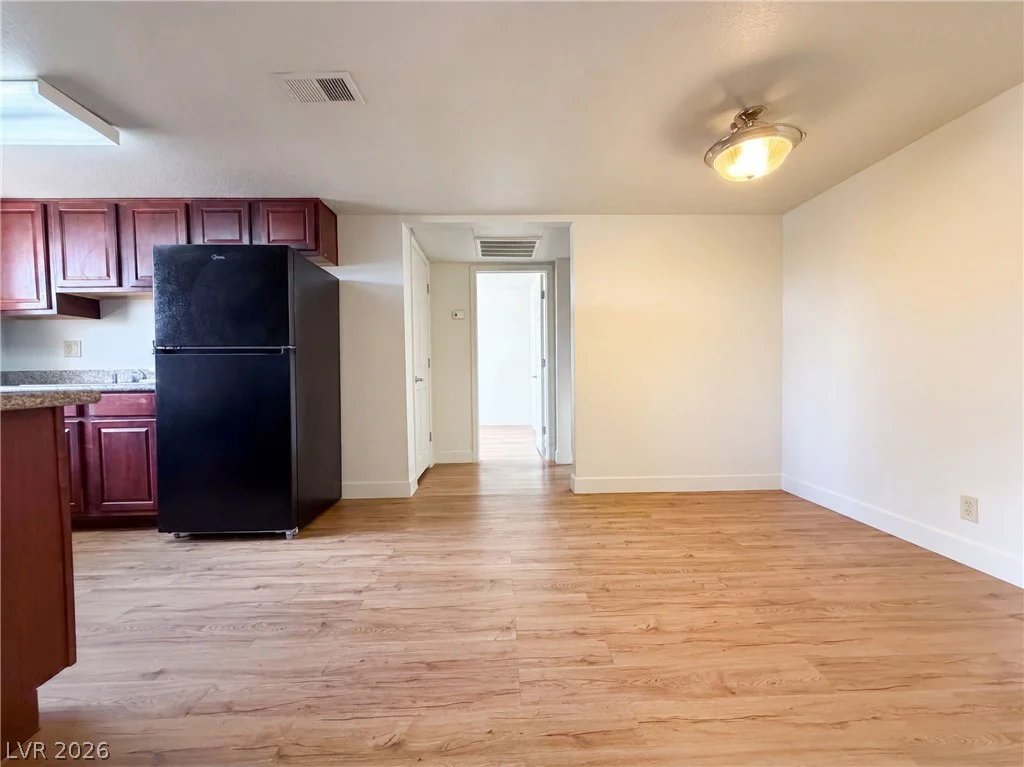 5098 River Glen, Las Vegas, NV 89103
