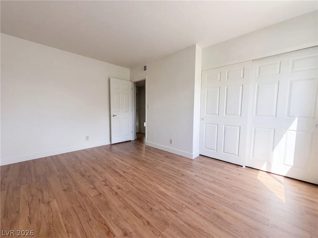 5098 River Glen, Las Vegas, NV 89103