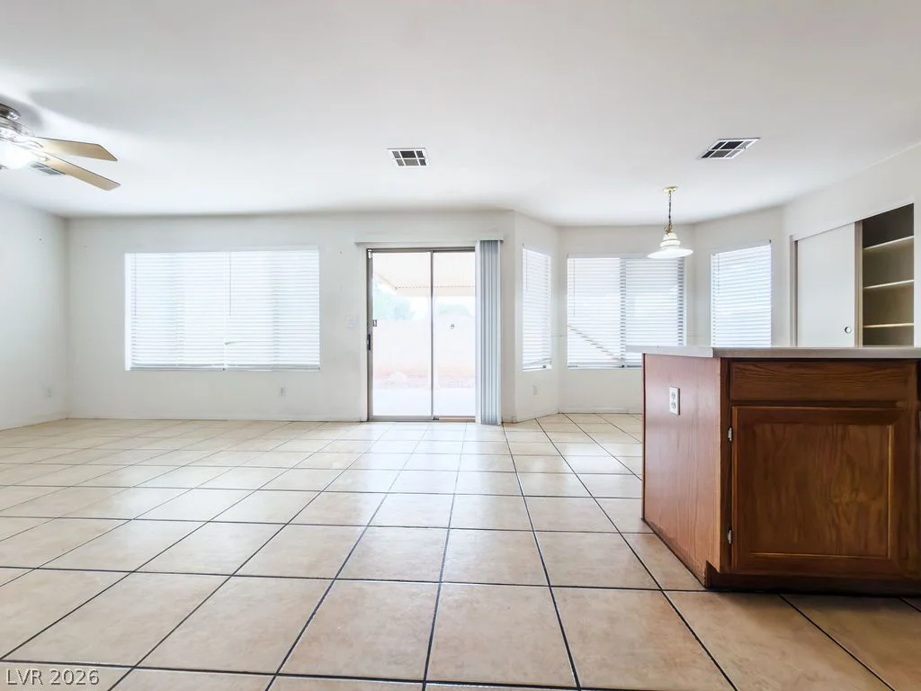 4401 Gracemont, Las Vegas, NV 89139