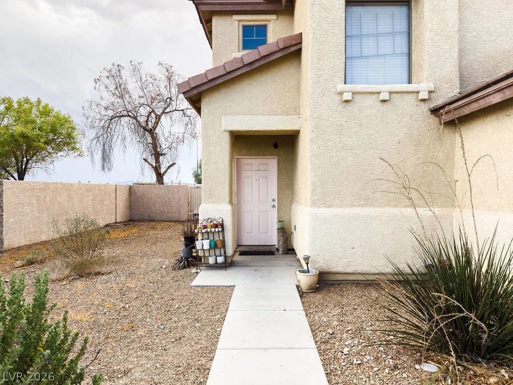 4401 Gracemont, Las Vegas, NV 89139