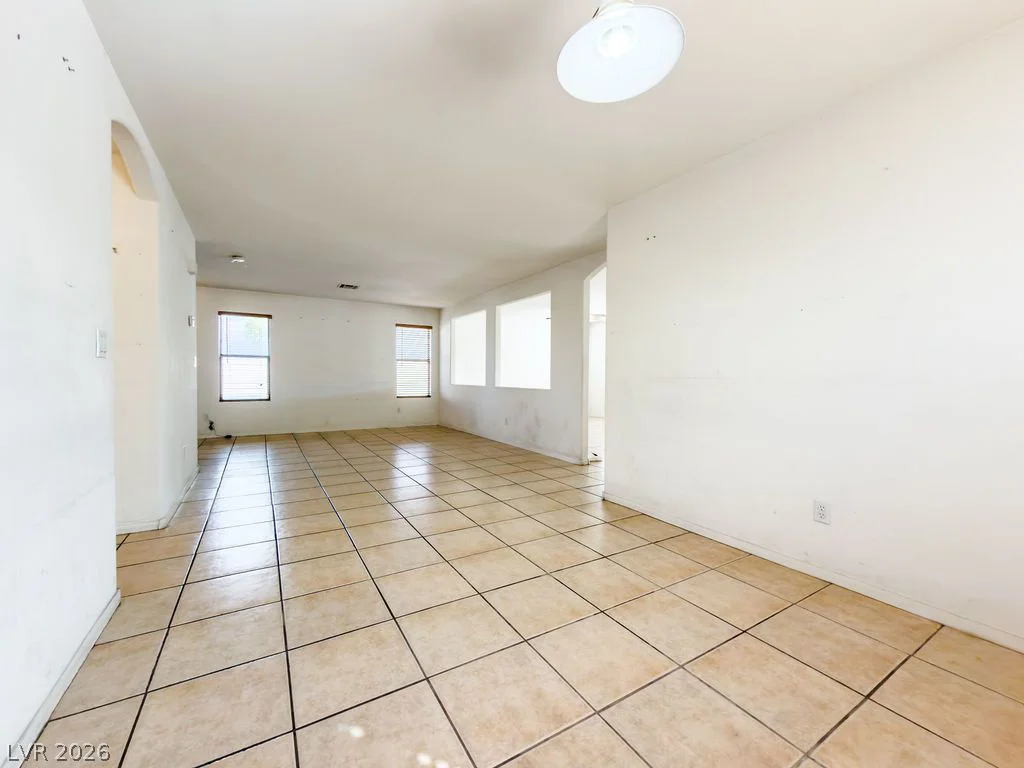 4401 Gracemont, Las Vegas, NV 89139