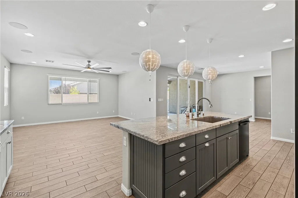 10125 Ferton Lake, Las Vegas, NV 89178