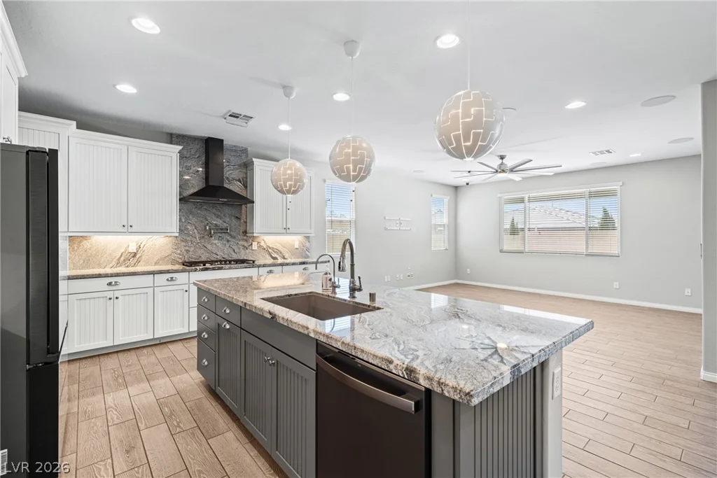 10125 Ferton Lake, Las Vegas, NV 89178