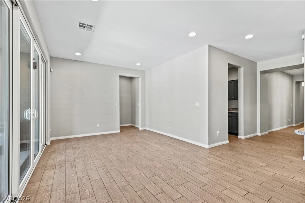 10125 Ferton Lake, Las Vegas, NV 89178