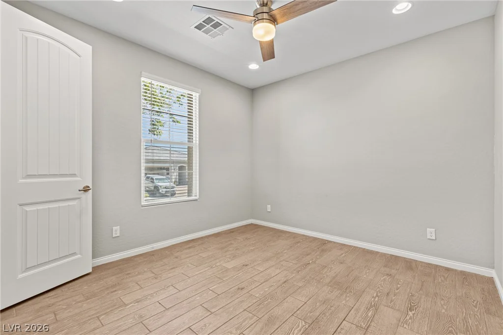 10125 Ferton Lake, Las Vegas, NV 89178