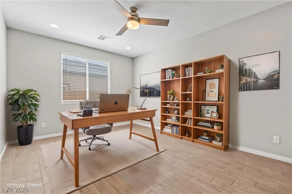 10125 Ferton Lake, Las Vegas, NV 89178