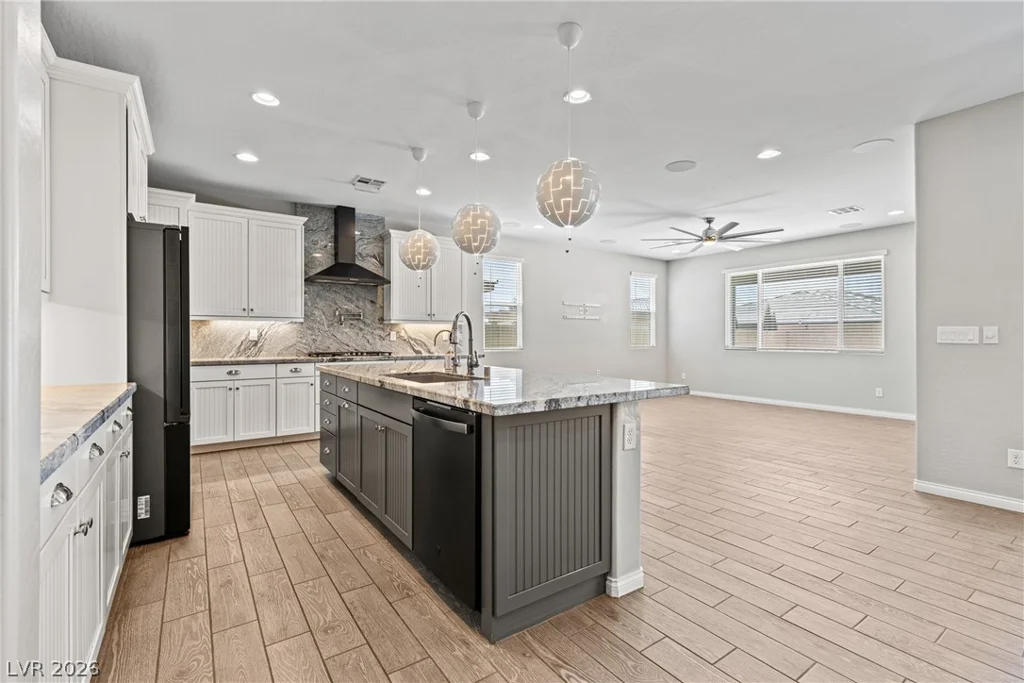 10125 Ferton Lake, Las Vegas, NV 89178