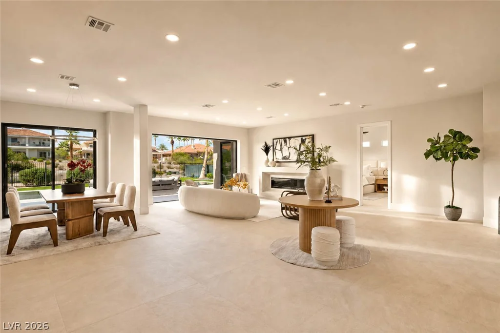 2221 Glenbrook, Las Vegas, NV 89117