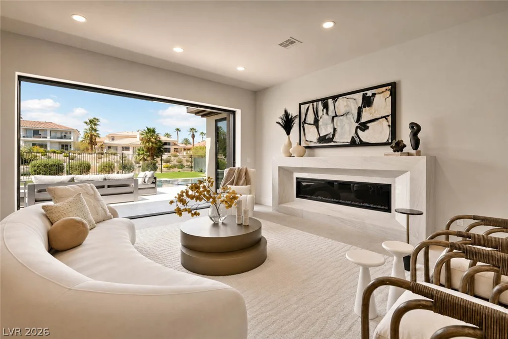 2221 Glenbrook, Las Vegas, NV 89117