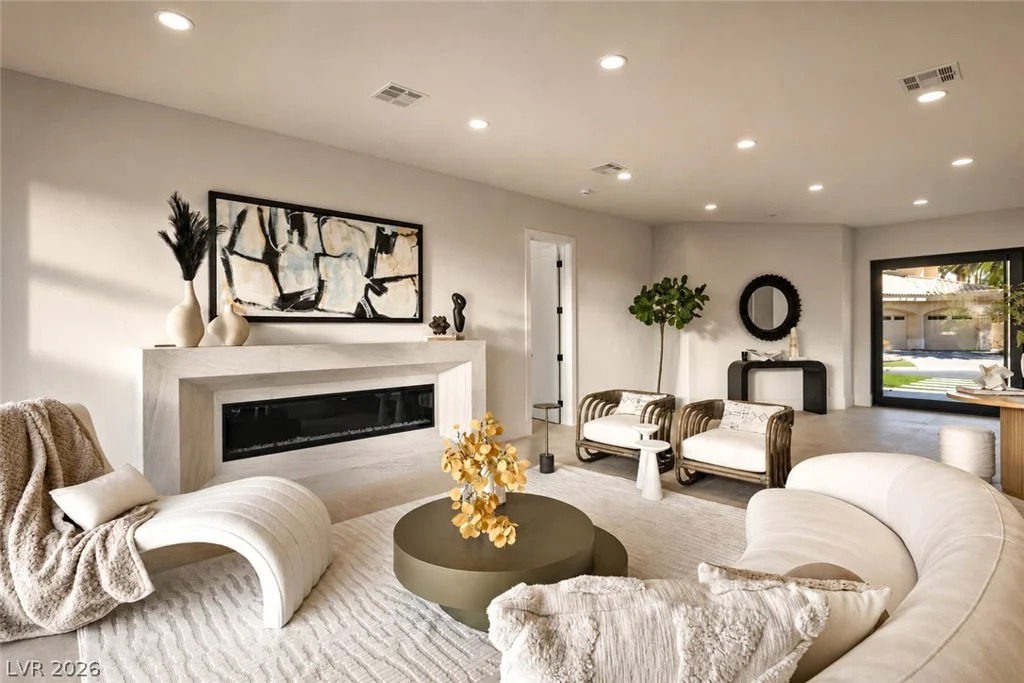 2221 Glenbrook, Las Vegas, NV 89117