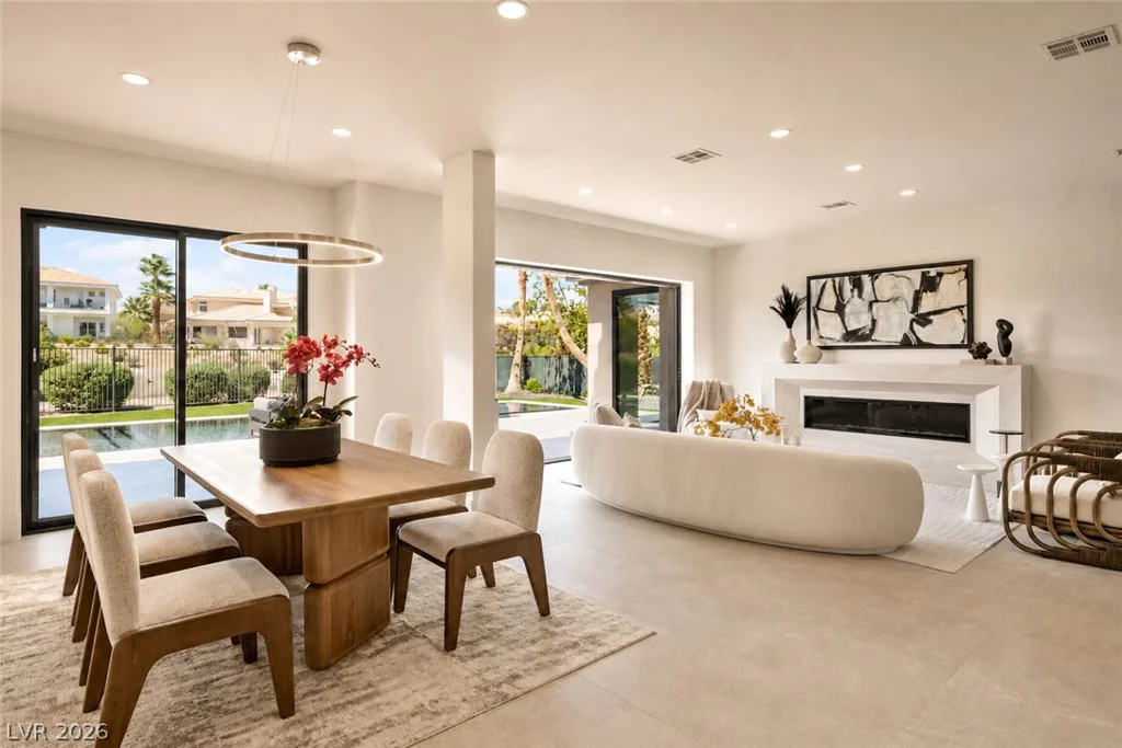 2221 Glenbrook, Las Vegas, NV 89117