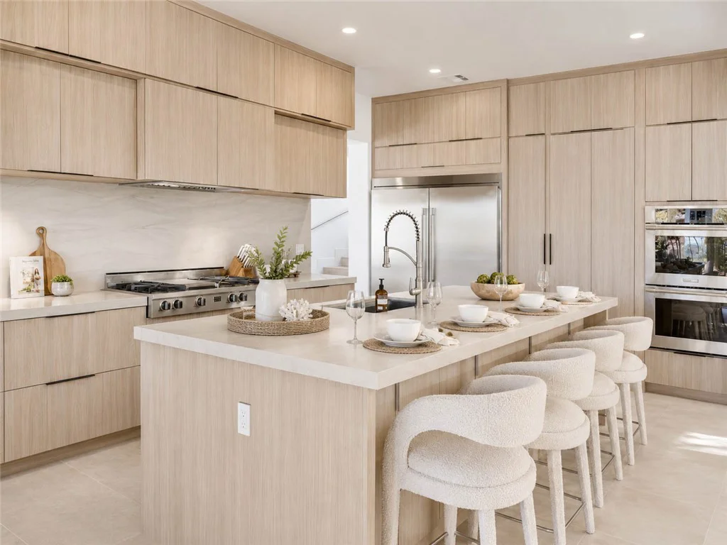 2221 Glenbrook, Las Vegas, NV 89117